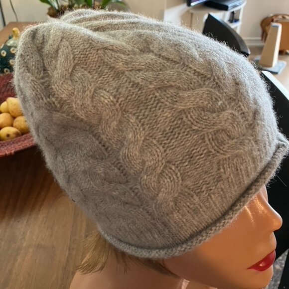 Cashmere Beanie-Style Toque - Picture 3 of 3